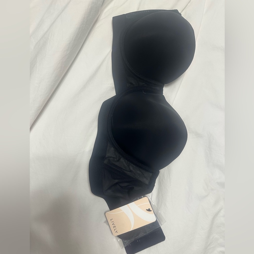 Black Strapless Bra